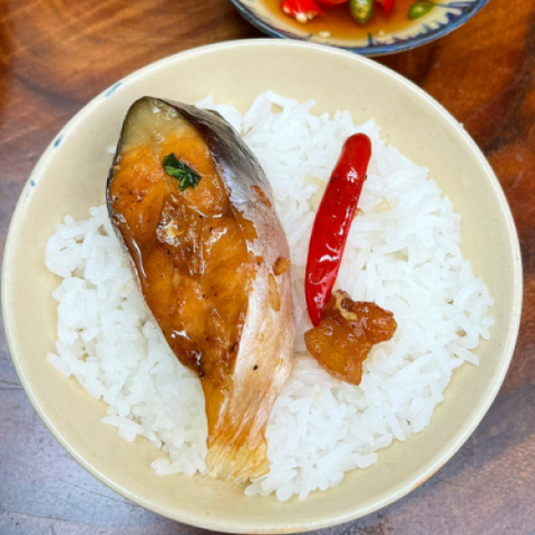  Cá dứa biển kho tộ - 1 phần 